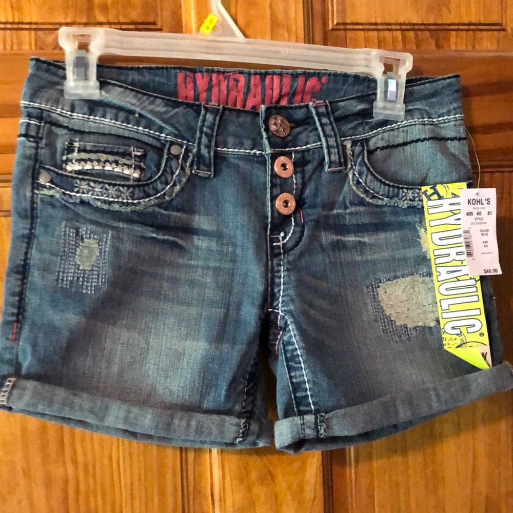 Hydraulic Bailey button fly distressed Jean shorts nwts size 5/6